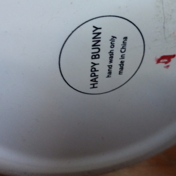 Easter dessert tray featuring bunnies. - Picture 3 of 3